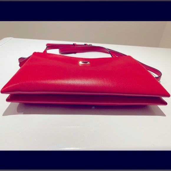 Guess crossbody purse-NWT - Picture 2 of 10